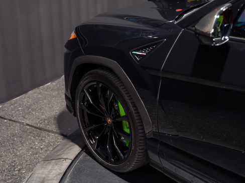 Used 2022 Lamborghini Urus AWD/4WD image 20