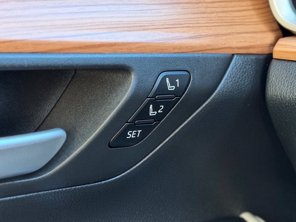 Certified 2024 Toyota Grand Highlander AWD image 30