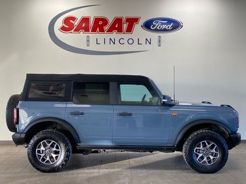 Certified 2023 Ford Bronco Badlands AWD/4WD image 1