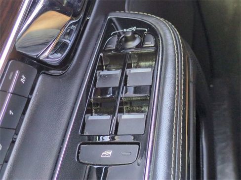 Used 2013 Jaguar XJ L Portfolio image 24