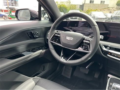 New 2025 Cadillac Lyriq Luxury image 16