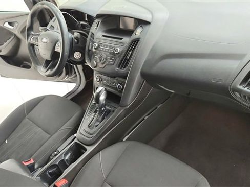 Used 2016 Ford Focus SE image 26