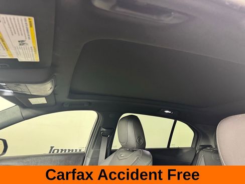 Used 2025 Cadillac XT4 Premium Luxury image 3