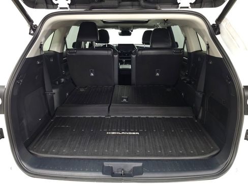 Used 2022 Toyota Highlander Platinum AWD/4WD image 9