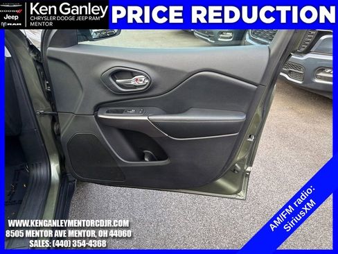 Used 2019 Jeep Cherokee Latitude Plus w/ Cold Weather Group image 24