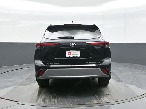 Certified 2025 Toyota Highlander Platinum image 6