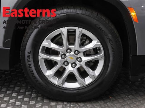 Used 2023 Chevrolet Traverse LS w/ Safety Package image 32