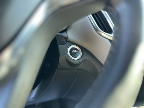 Used 2024 Chevrolet Equinox LT image 28