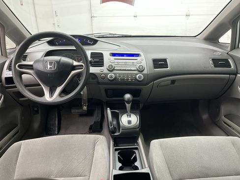 Used 2009 Honda Civic DX-VP image 4