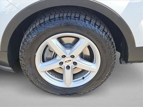 Used 2018 Ford Explorer XLT FWD image 29