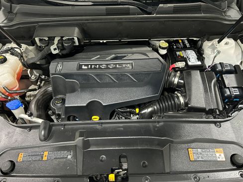 Used 2019 Lincoln Nautilus Select AWD/4WD image 18