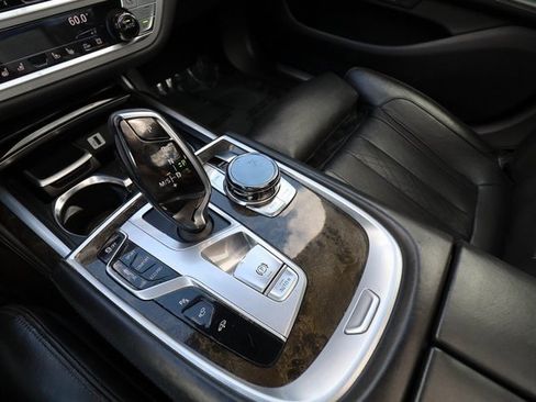 Used 2017 BMW 750i xDrive image 74