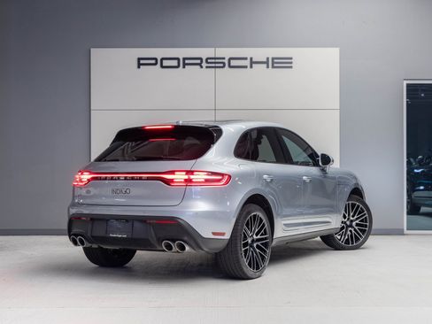 Certified 2025 Porsche Macan image 7