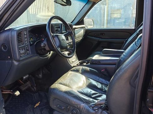 Used 2002 Chevrolet Avalanche 4x4 w/ Off-Road Suspension Pkg image 9