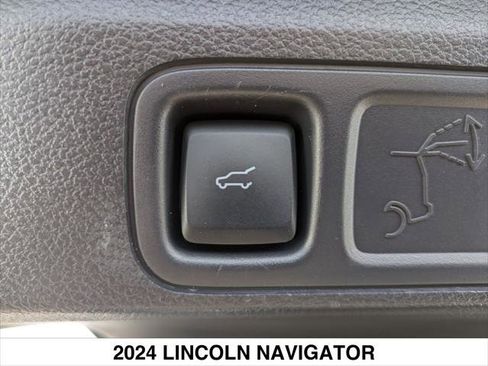 Used 2024 Lincoln Navigator Black Label AWD/4WD image 28
