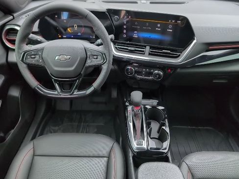 New 2026 Chevrolet Trax RS w/ Sunroof Package FWD image 4