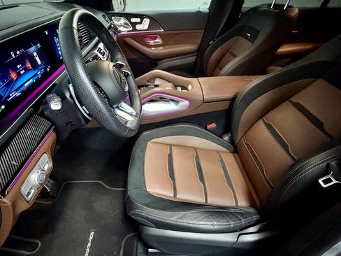 Used 2024 Mercedes-Benz GLS 63 AMG 4MATIC image 24