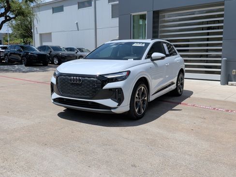 Certified 2024 Audi Q4 e-tron Premium Plus AWD/4WD image 5