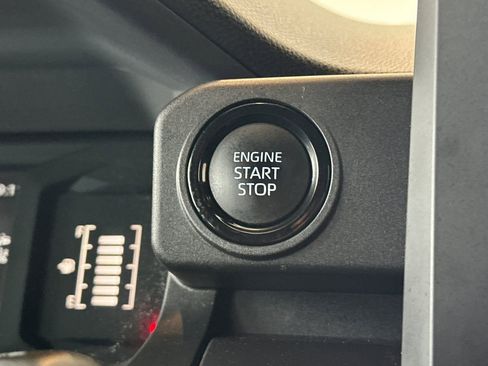 Certified 2025 Toyota Tacoma SR5 image 22