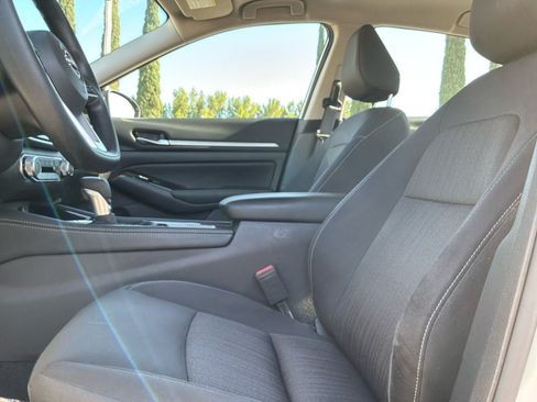 Used 2023 Nissan Altima 2.5 SV FWD image 16