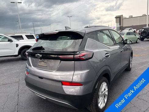 Used 2023 Chevrolet Bolt EUV LT w/ Comfort Package FWD image 7
