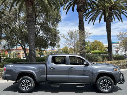 Used 2021 Toyota Tacoma TRD Sport w/ TRD Premium Sport Package RWD image 17