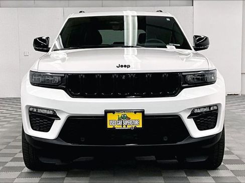 Used 2024 Jeep Grand Cherokee Limited w/ Luxury Tech Group II image 4