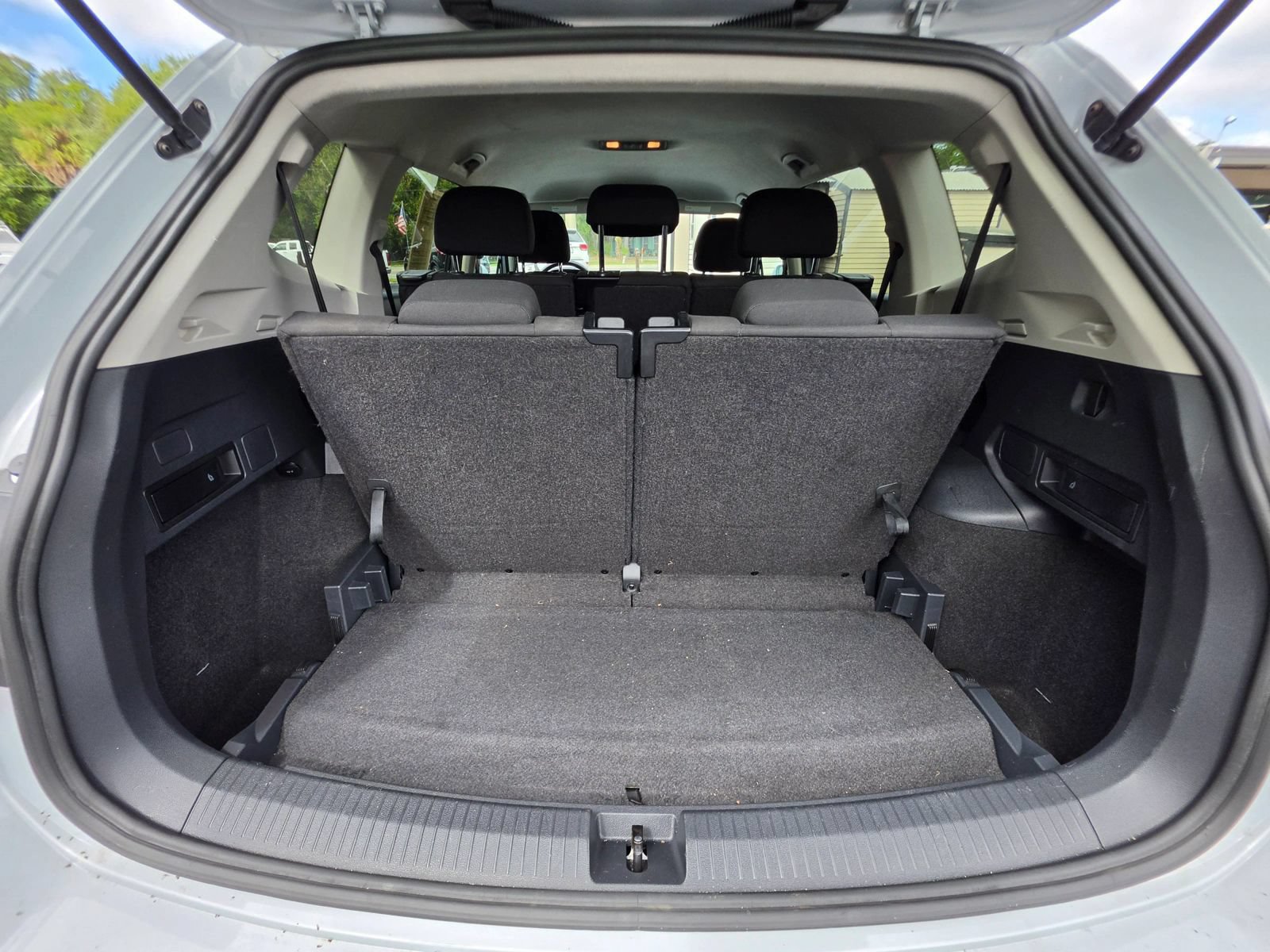 Used 2018 Volkswagen Tiguan S FWD image 18