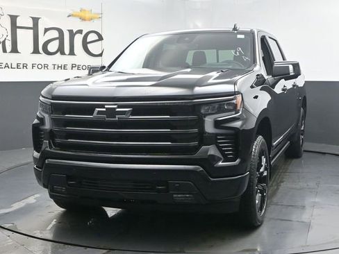 New 2026 Chevrolet Silverado 1500 High Country w/ High Country Premium Package AWD/4WD image 7