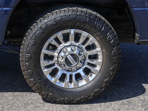 Used 2020 Ford F250 XLT w/ XLT Premium Package RWD image 12