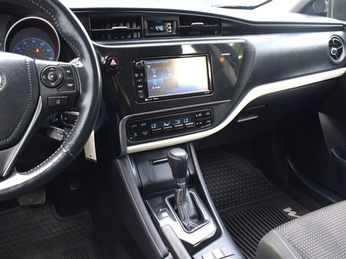 Used 2018 Toyota Corolla iM w/ All-Weather Mat Package FWD image 17