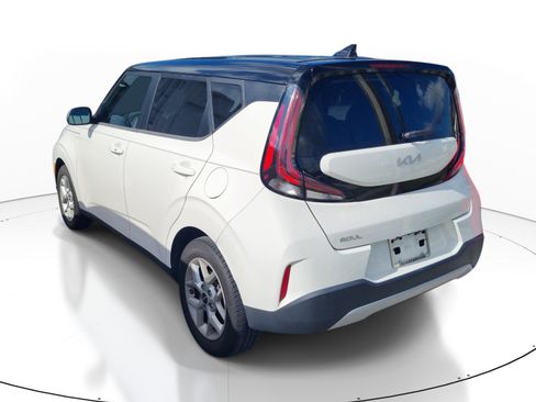 Used 2023 Kia Soul S FWD image 6