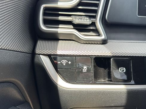 Used 2024 Kia Sportage LX FWD image 32