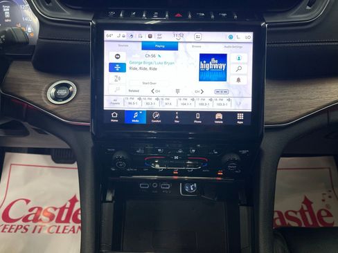 Certified 2023 Jeep Grand Cherokee Summit w/ Luxury Tech Group V image 19