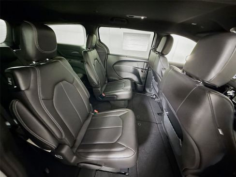 New 2026 Chrysler Voyager LX image 21