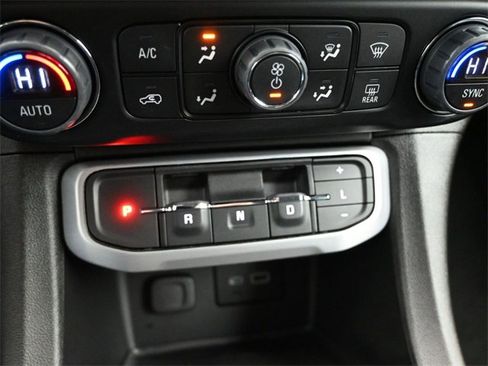 Used 2023 GMC Acadia SLE w/ Driver Convenience Package image 21