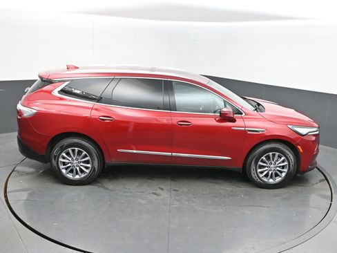 Used 2024 Buick Enclave Premium image 37