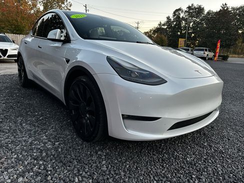 Used 2022 Tesla Model Y Performance image 13
