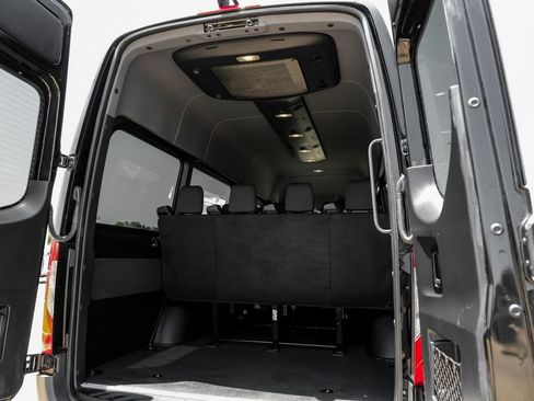 Used 2025 Mercedes-Benz Sprinter 2500 image 53