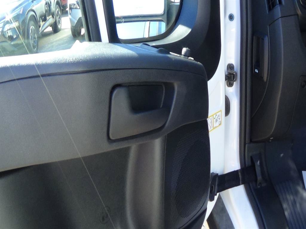 Used 2025 RAM ProMaster 2500 w/ Convenience Group FWD image 11