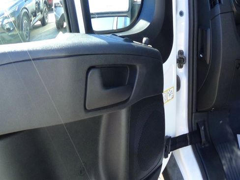 Used 2025 RAM ProMaster 2500 w/ Convenience Group FWD image 11