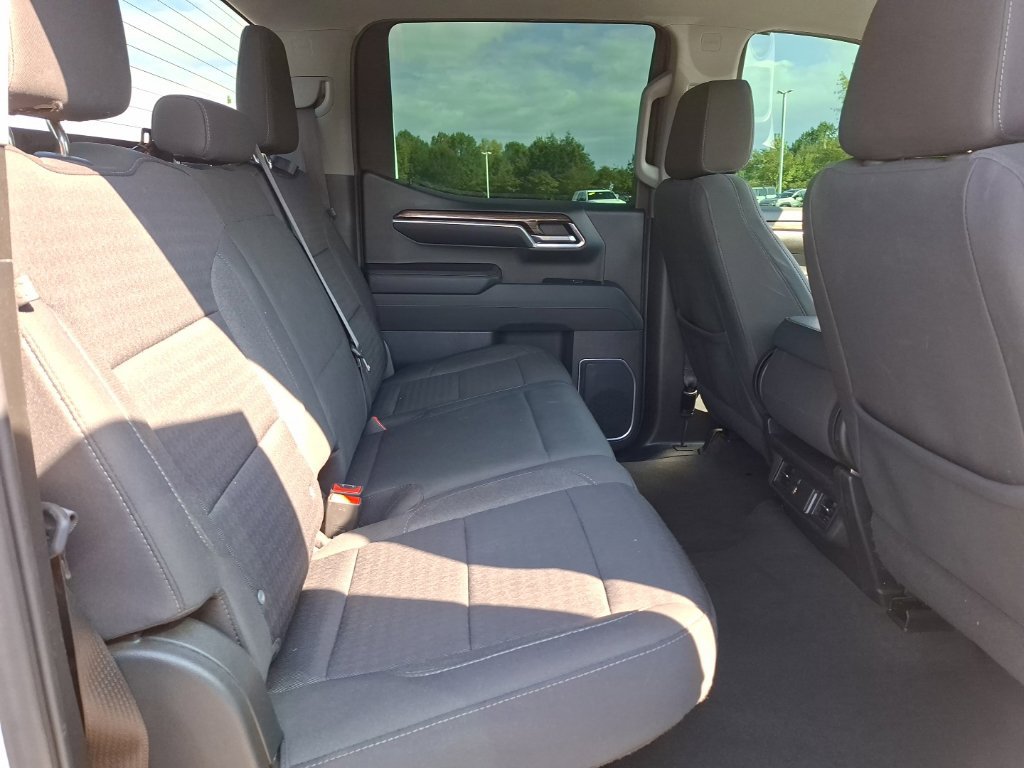 Used 2023 Chevrolet Silverado 1500 LT AWD/4WD image 30