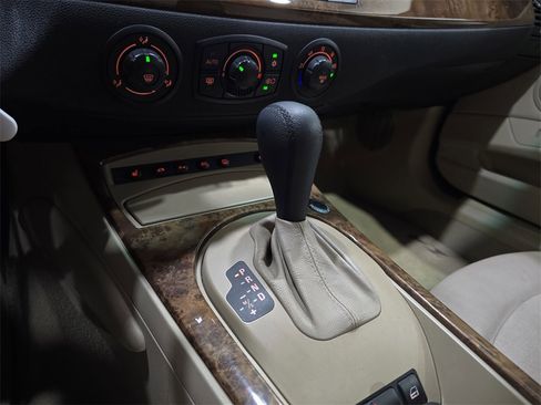 Used 2005 BMW Z4 2.5i image 23