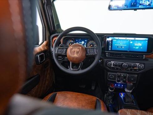 Used 2025 Jeep Gladiator Sport image 38