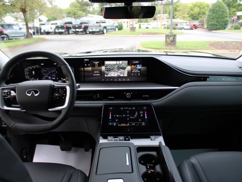 Used 2025 INFINITI QX80 Pure w/ Cargo Package image 17