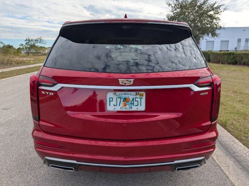 Used 2021 Cadillac XT6 Premium Luxury image 7