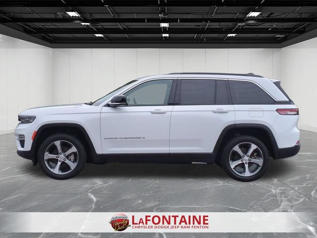Used 2024 Jeep Grand Cherokee Limited AWD/4WD image 2