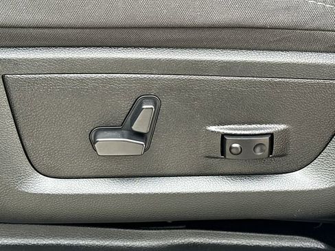 Used 2024 RAM 2500 Big Horn w/ Night Edition AWD/4WD image 40