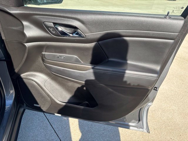 Used 2021 GMC Acadia SLT AWD/4WD image 16