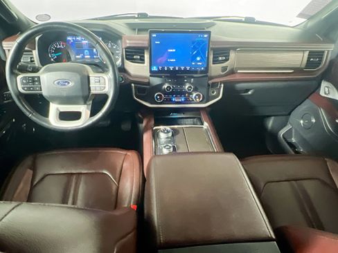 Used 2024 Ford Expedition Limited image 30